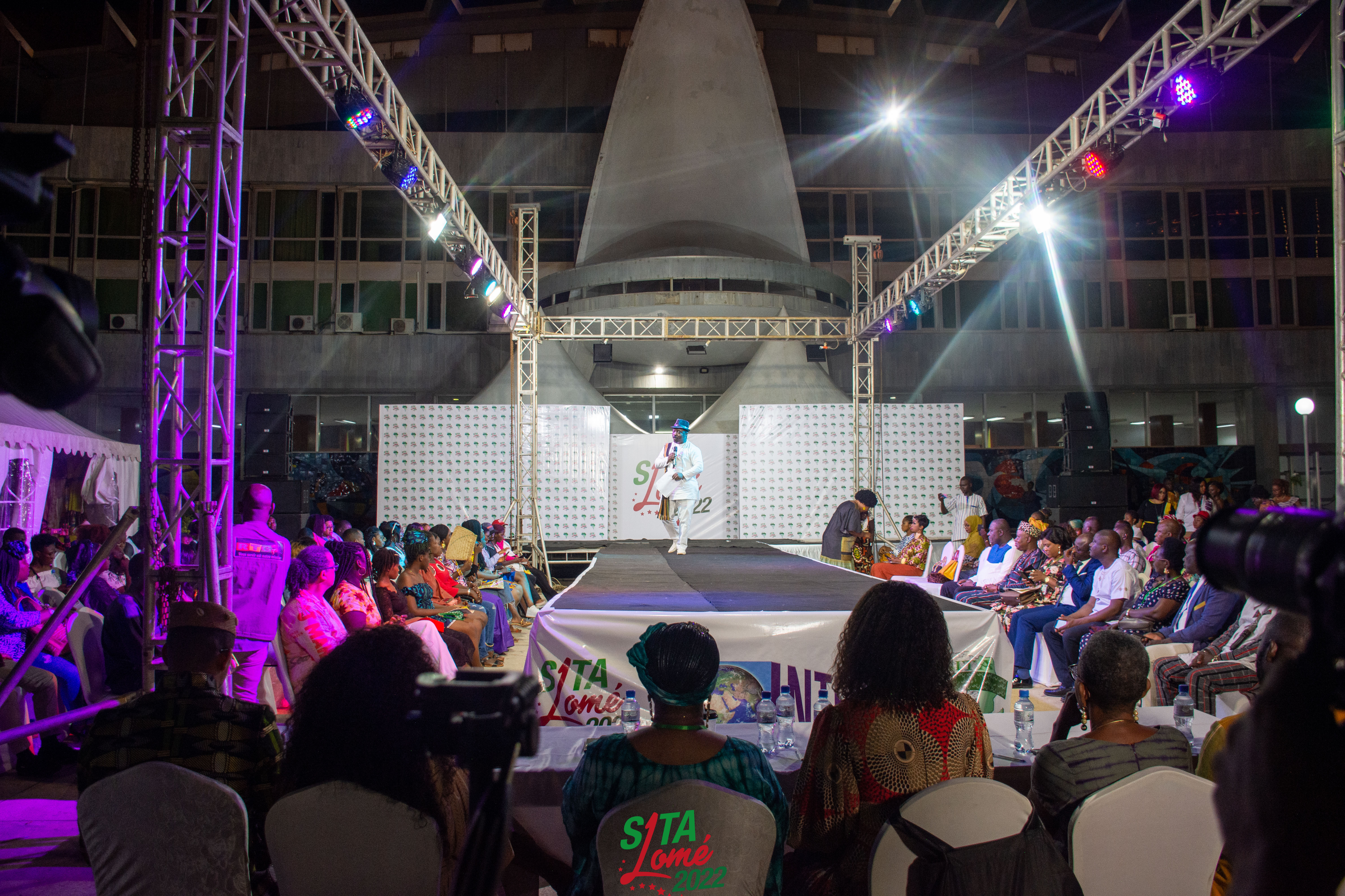 Grand Défilé Populaire de Mode Africaine — SITA Lomé 2022 — DSC_1103